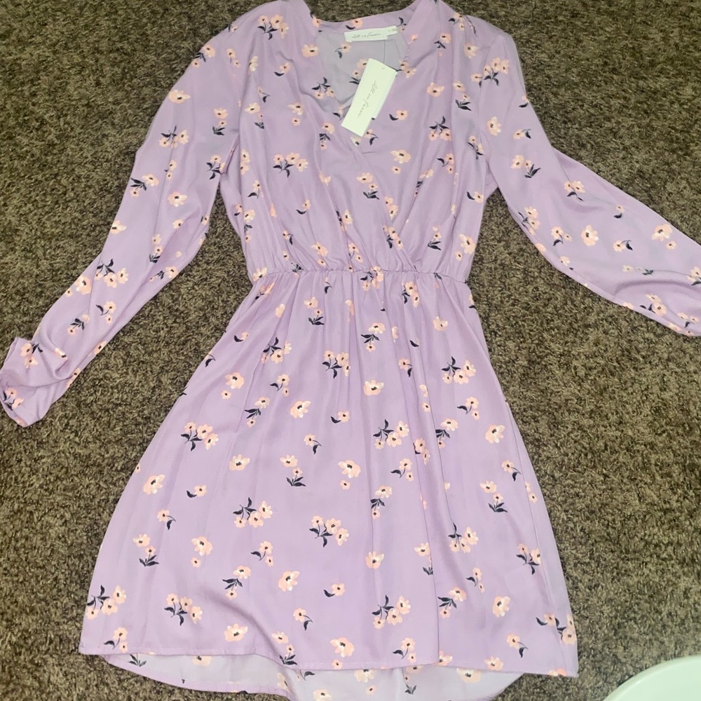 All in Favor lilac floral dress. Long sleeve-mini
